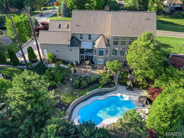 21 Country Club Drive, Edwardsville, IL 62025