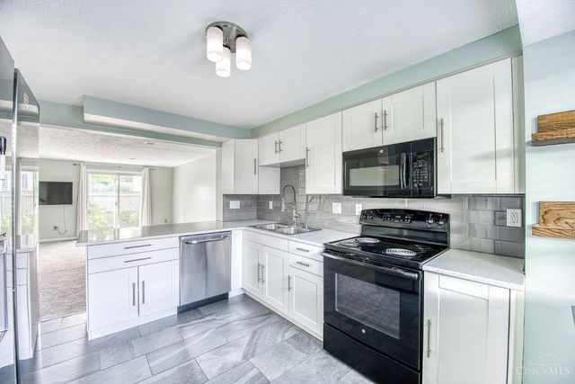 3015 Stratford Court, Loveland, OH 45140