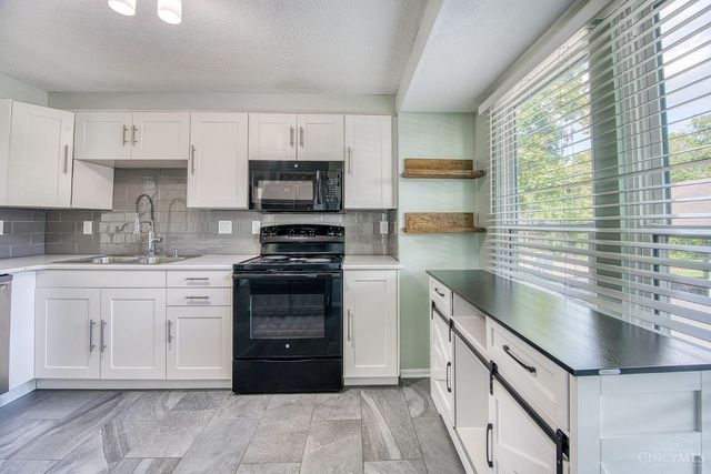 3015 Stratford Court, Loveland, OH 45140