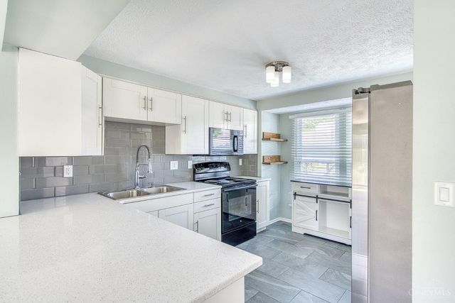 3015 Stratford Court, Loveland, OH 45140