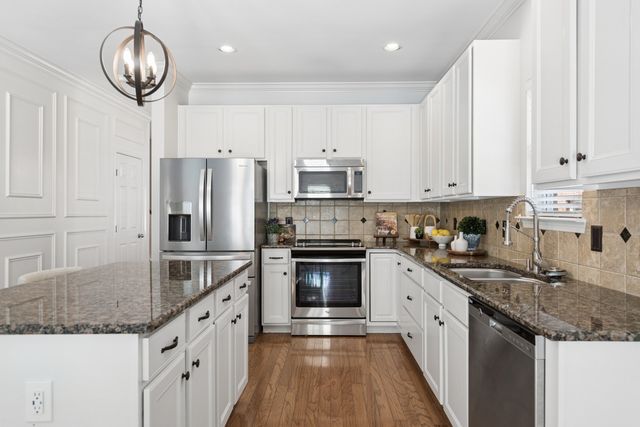 809 Barrington Place Dr, Brentwood, TN 37027