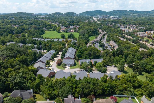 809 Barrington Place Dr, Brentwood, TN 37027