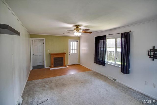 1513 Colonial Drive, Godfrey, IL 62035