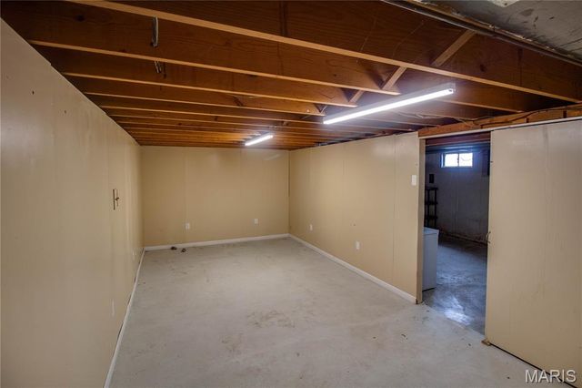 1513 Colonial Drive, Godfrey, IL 62035