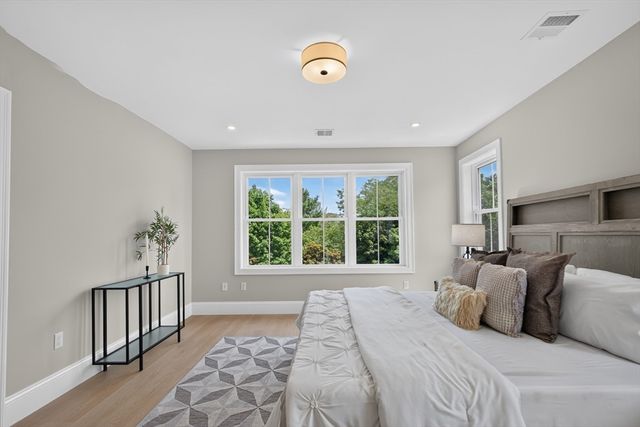 15 Milner Street, Waltham, MA 02453