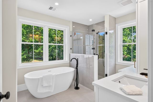 15 Milner Street, Waltham, MA 02453