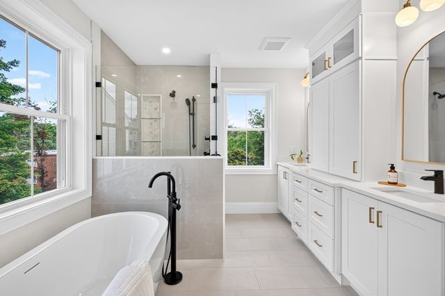 15 Milner Street, Waltham, MA 02453