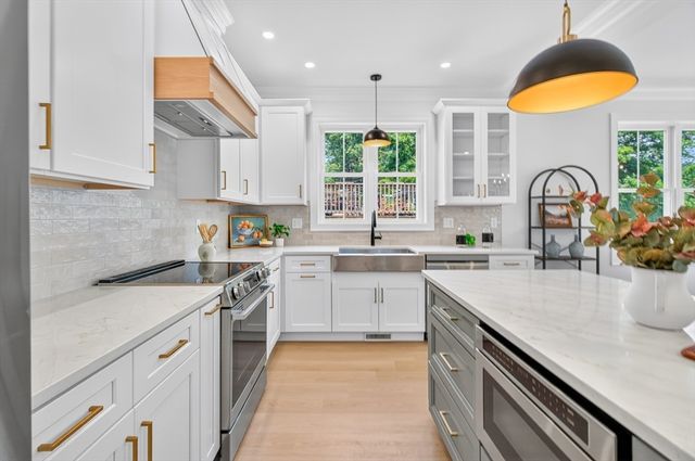 15 Milner Street, Waltham, MA 02453