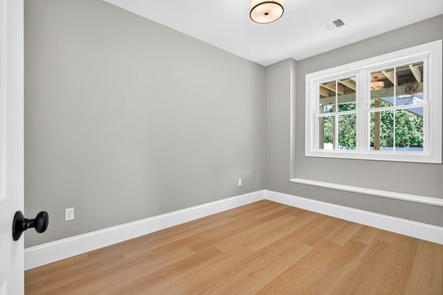 15 Milner Street, Waltham, MA 02453