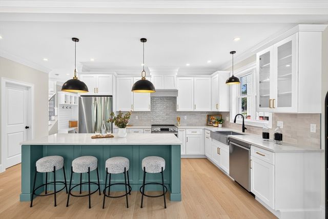 15 Milner Street, Waltham, MA 02453