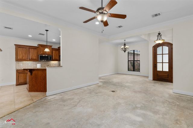 9445 N Pointe Circle, Greenwood, LA 71033