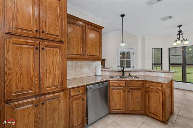 9445 N Pointe Circle, Greenwood, LA 71033