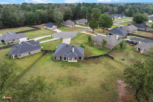 9445 N Pointe Circle, Greenwood, LA 71033