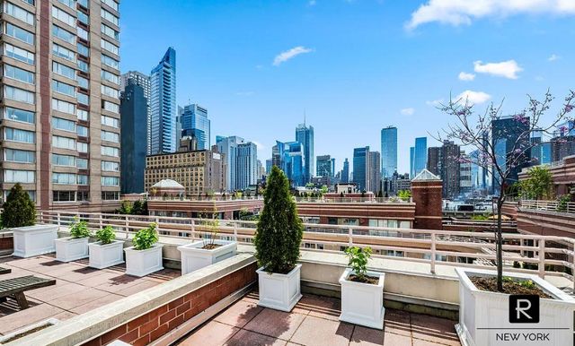 350 W 50th St Apt 6I, New York City, NY 10019