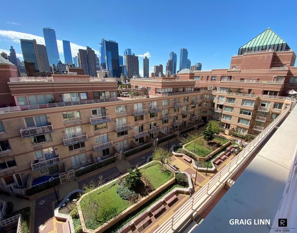 350 W 50th St Apt 6I, New York City, NY 10019