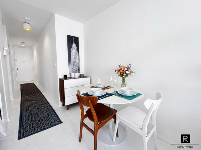 350 W 50th St Apt 6I, New York City, NY 10019