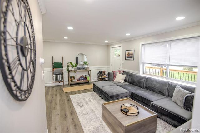 6063 Catalpa Avenue, Sterling Heights, MI 48314