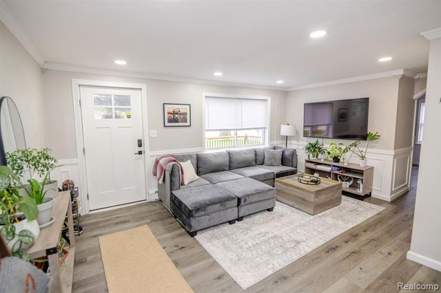 6063 Catalpa Avenue, Sterling Heights, MI 48314