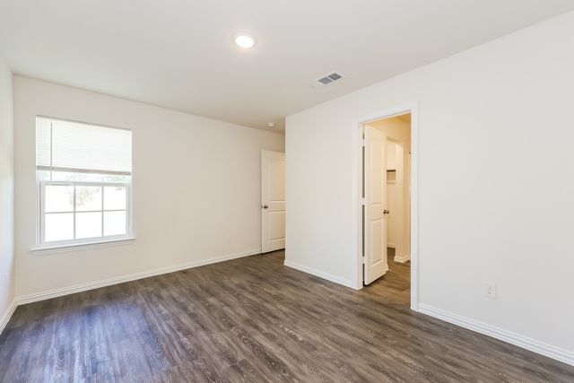 1308 N Brazos Avenue, Cleburne, TX 76031