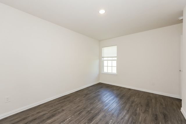 1308 N Brazos Avenue, Cleburne, TX 76031