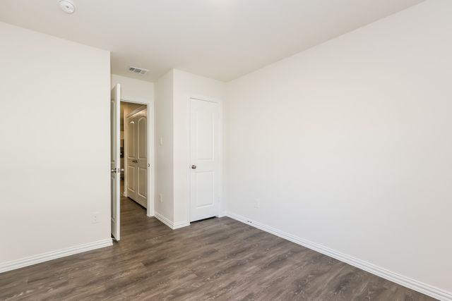 1308 N Brazos Avenue, Cleburne, TX 76031