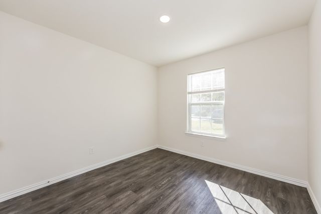 1308 N Brazos Avenue, Cleburne, TX 76031