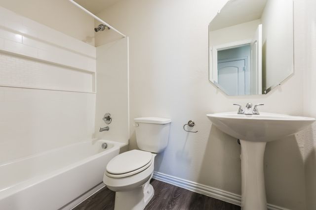 1308 N Brazos Avenue, Cleburne, TX 76031