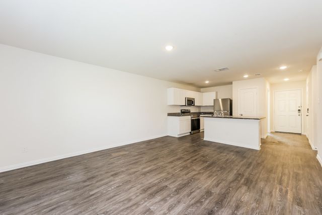 1308 N Brazos Avenue, Cleburne, TX 76031