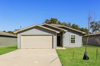 1308 N Brazos Avenue, Cleburne, TX 76031