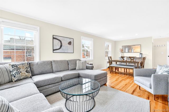 66 Robins Crescent 66, New Rochelle, NY 10801