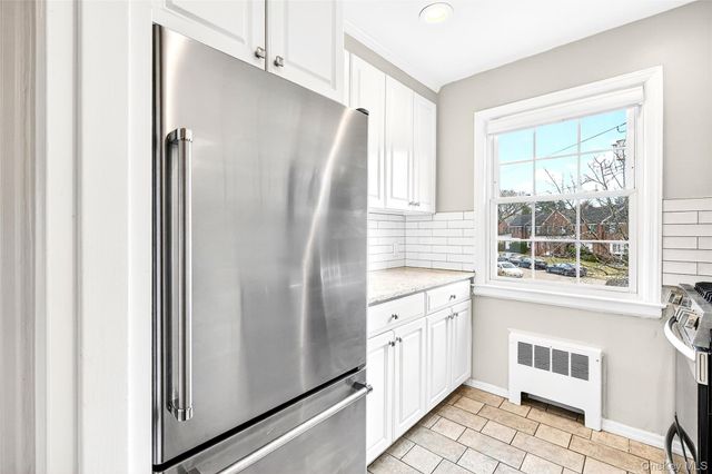 66 Robins Crescent 66, New Rochelle, NY 10801