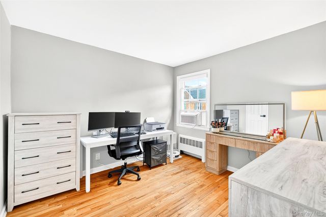 66 Robins Crescent 66, New Rochelle, NY 10801