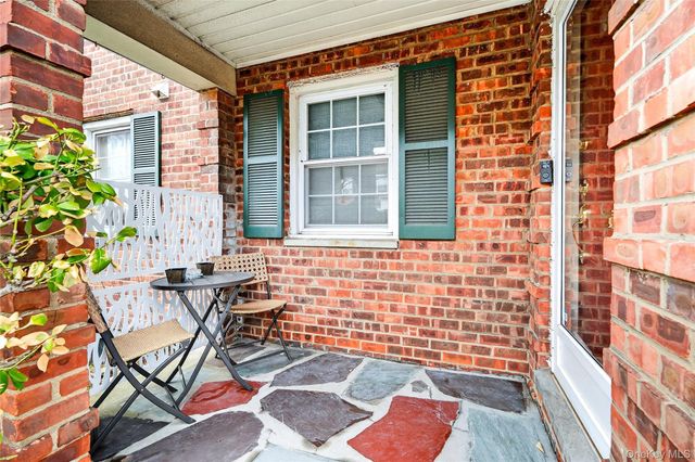 66 Robins Crescent 66, New Rochelle, NY 10801