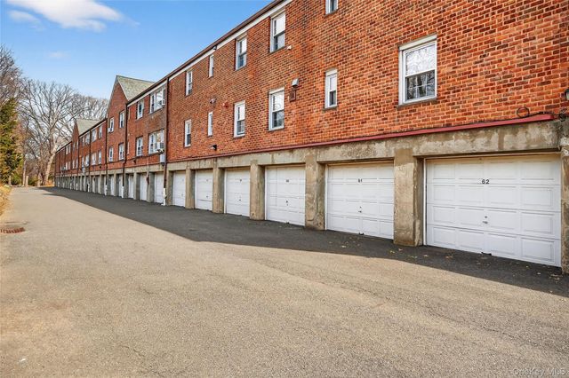 66 Robins Crescent 66, New Rochelle, NY 10801