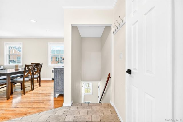 66 Robins Crescent 66, New Rochelle, NY 10801