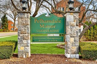 66 Robins Crescent 66, New Rochelle, NY 10801