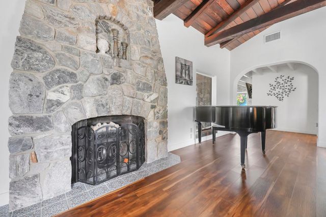 19120 Bubbling Wells Road, Desert Hot Springs, CA 92241