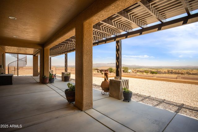 6100 E DARLEY Drive, Hereford, AZ 85615