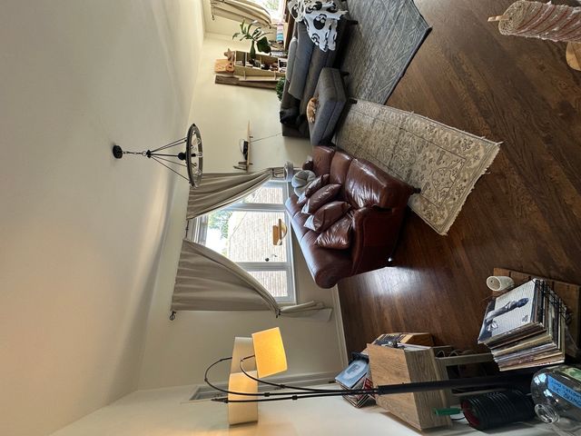 5110 W Byron Street 2, Chicago, IL 60641