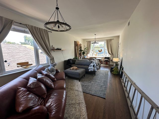 5110 W Byron Street 2, Chicago, IL 60641
