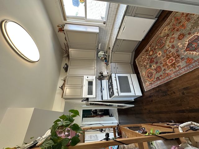 5110 W Byron Street 2, Chicago, IL 60641