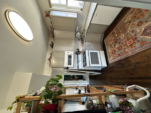 5110 W Byron Street 2, Chicago, IL 60641
