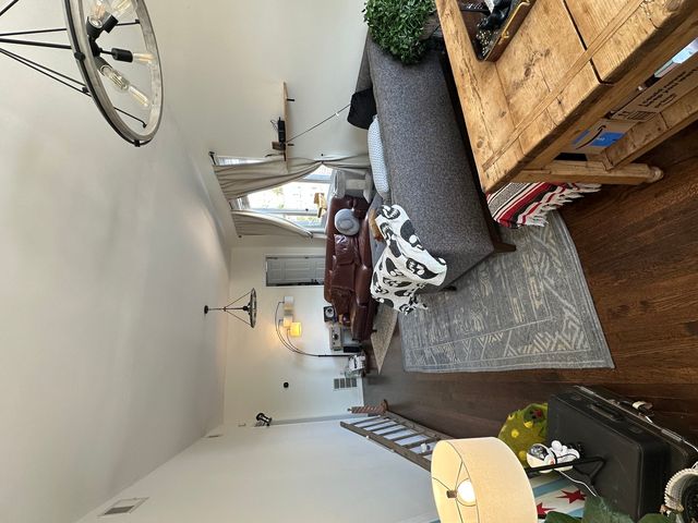 5110 W Byron Street 2, Chicago, IL 60641