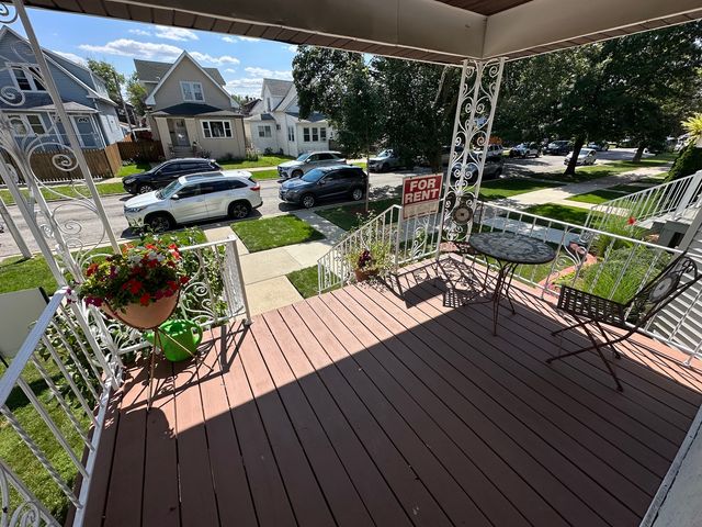 5110 W Byron Street 2, Chicago, IL 60641