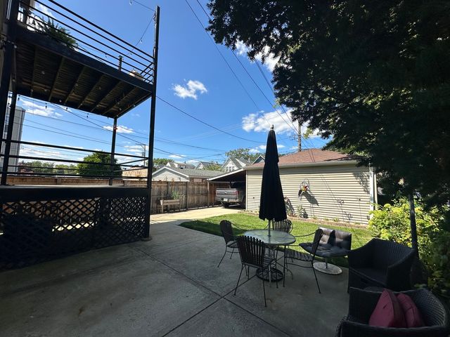 5110 W Byron Street 2, Chicago, IL 60641