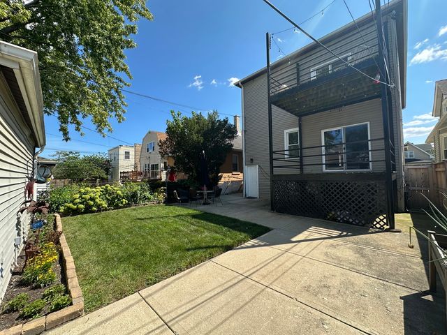5110 W Byron Street 2, Chicago, IL 60641