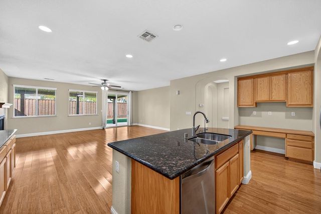 7208 Artisan Cir, Roseville, CA 95678