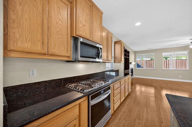 7208 Artisan Cir, Roseville, CA 95678