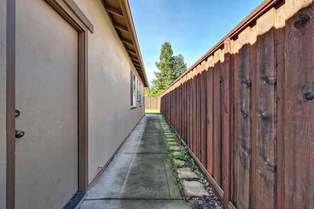 7208 Artisan Cir, Roseville, CA 95678