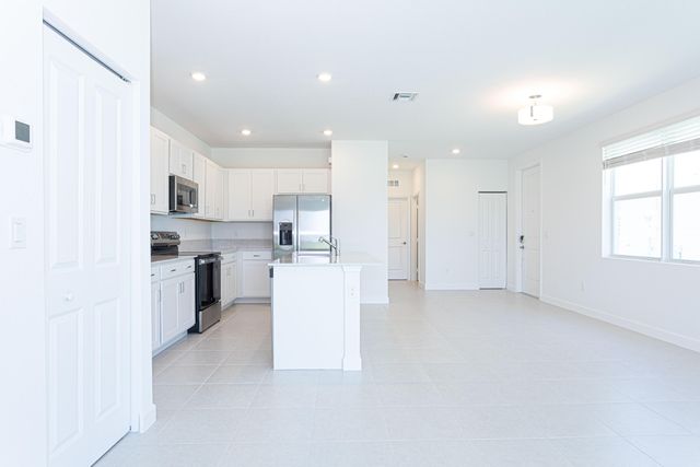 630 SE Lake Falls Street, Port St. Lucie, Port St Lucie, FL 34984